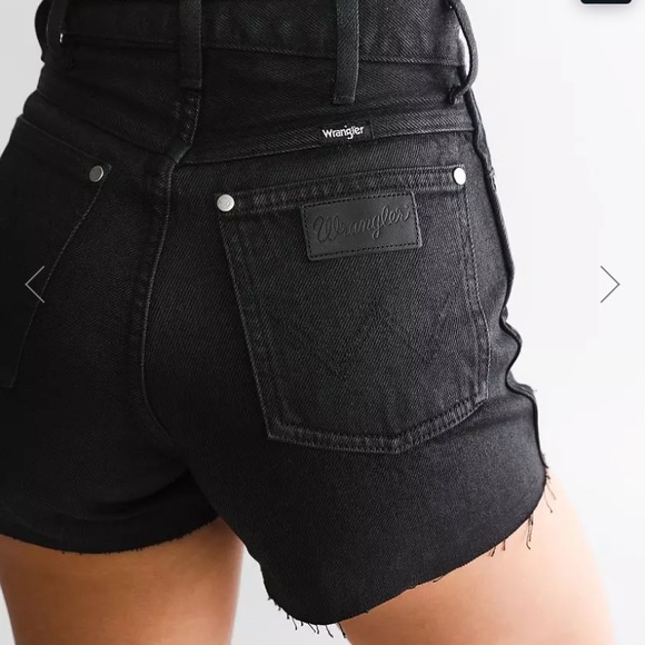 x Fender® High Rise Short - Picture 2 of 4